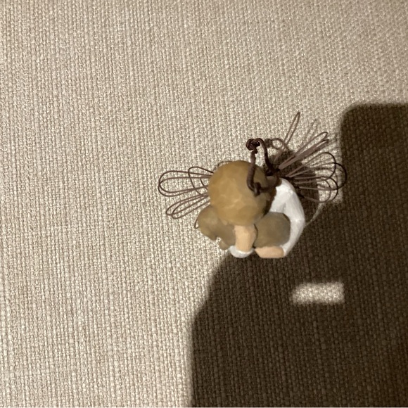 Willow Tree Angel of friendship (with dog) ornament - Picture 8 of 10